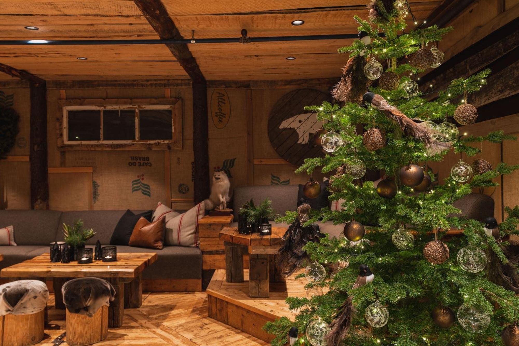 Basecamp Hotel Longyearbyen Exterior photo